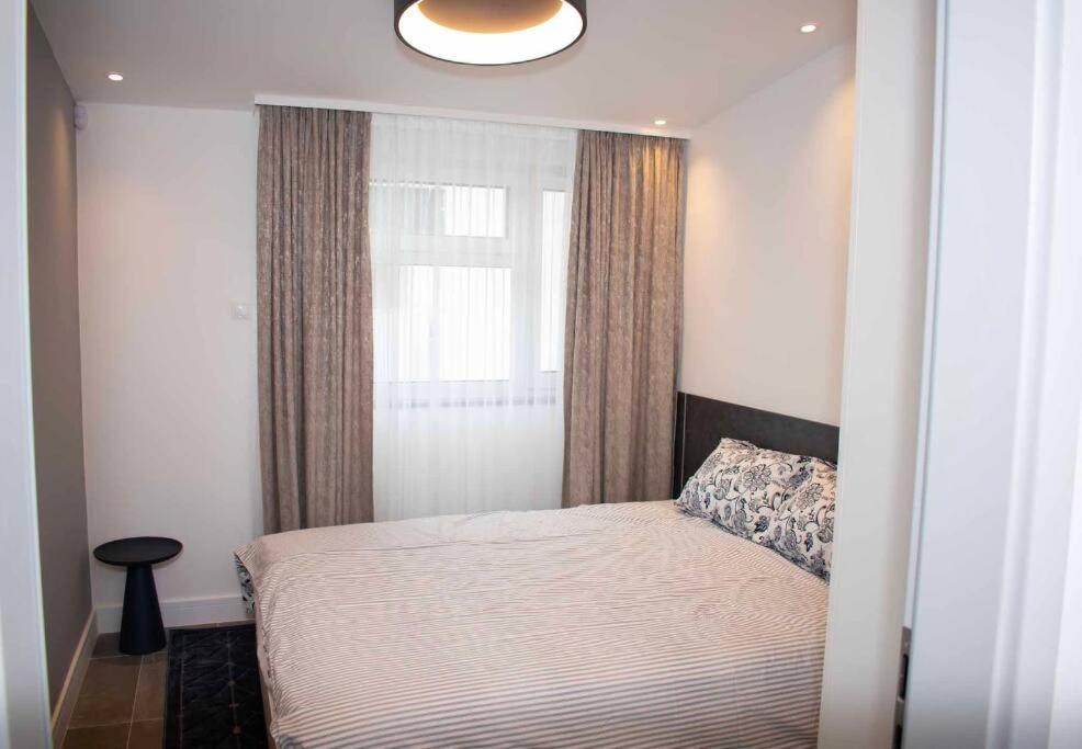 Luxury Cozy 2 Bdr Downtown Apt.7 Budapeste Exterior foto
